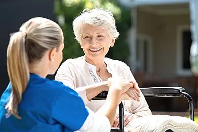 Сиделка для престарелого